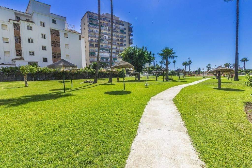 Nice And Cozy Studio At The Beachfront Benalmádena Esterno foto