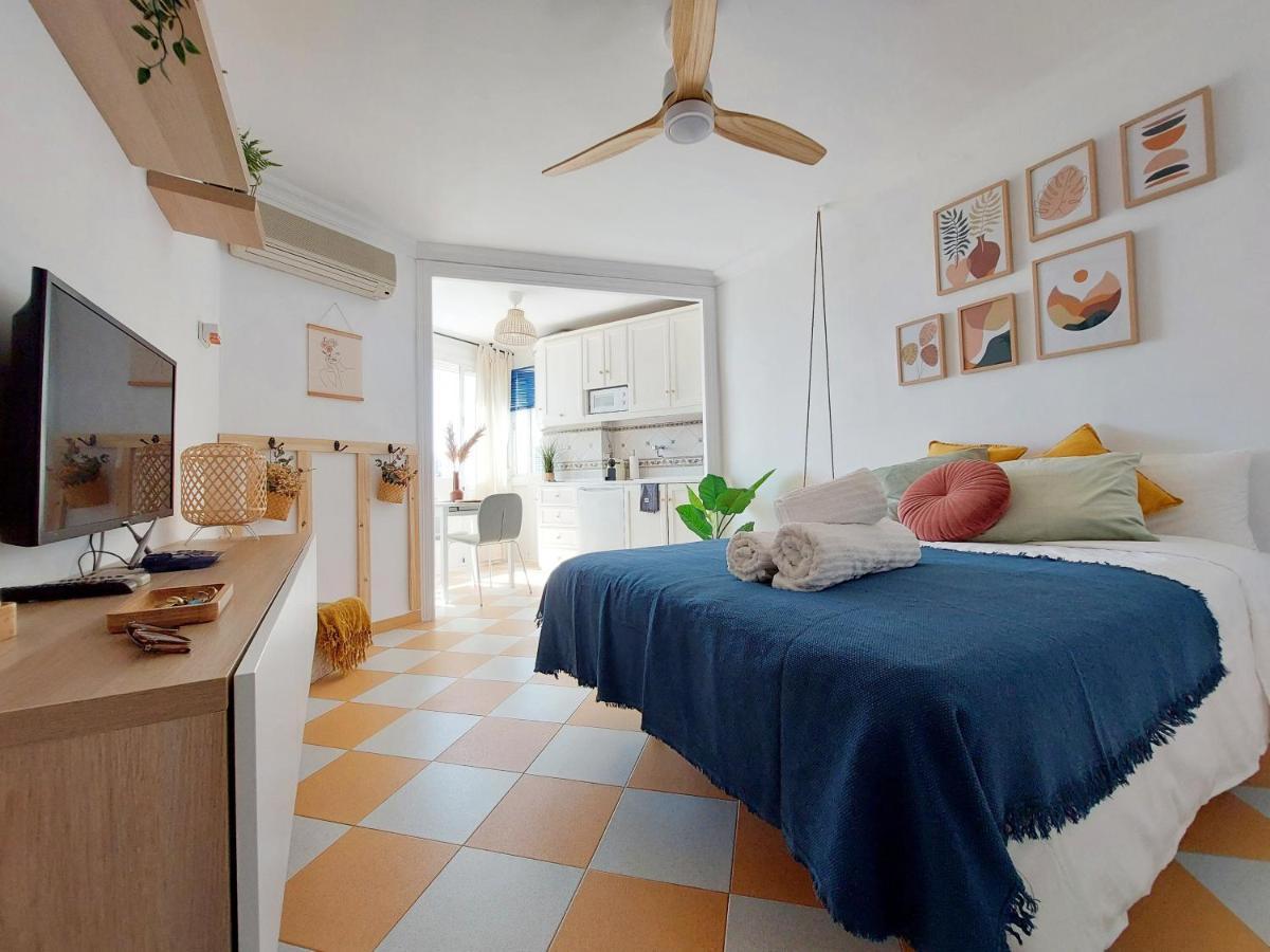 Nice And Cozy Studio At The Beachfront Benalmádena Esterno foto